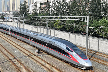La Chine rétablit la vitesse maximale des trains sur la ligne Beijing-Shanghai à 
350 km/h