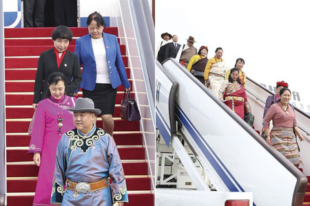 Les délégués au 19e Congrès national du PCC arrivent à Beijing